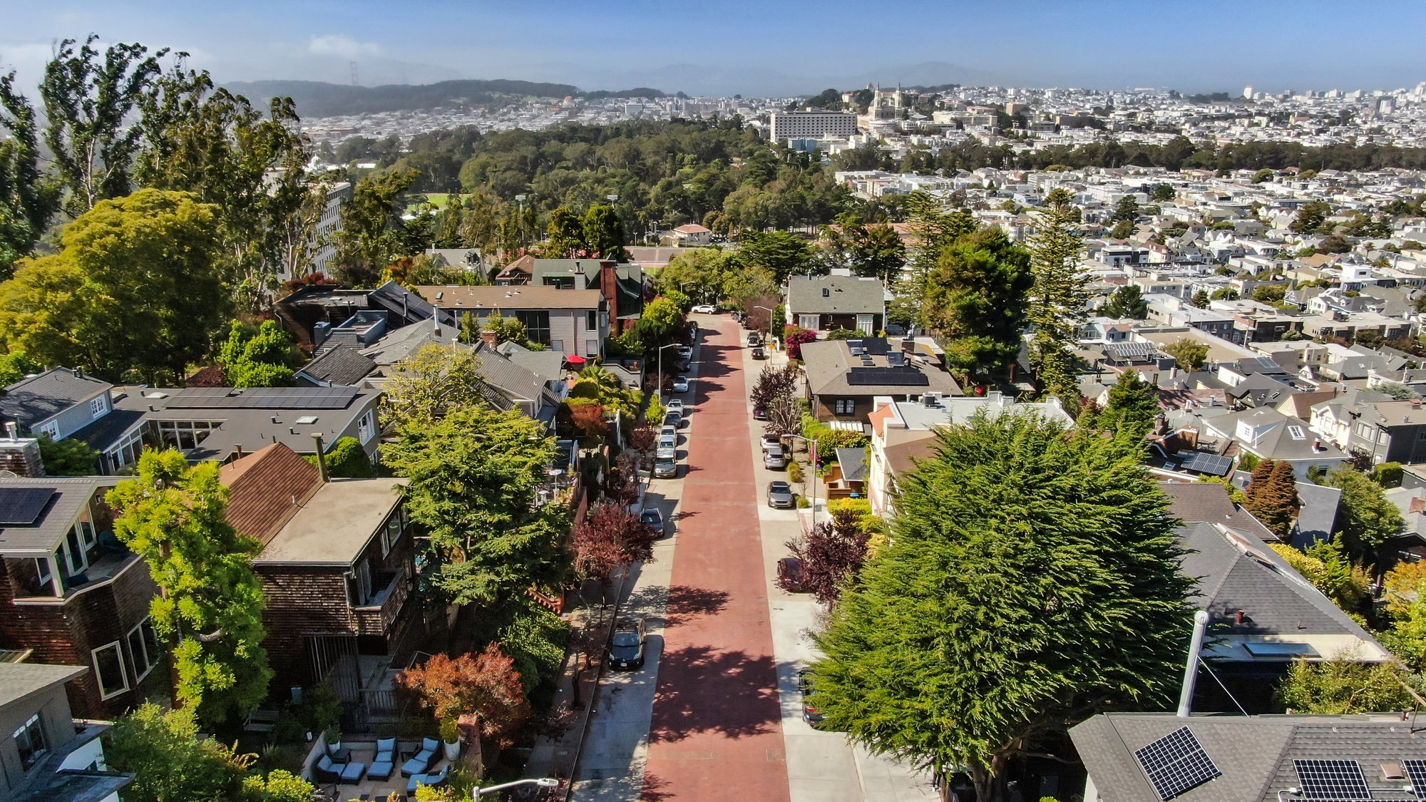 Street view of Edgewood Ave, showing San Francisco and the Bay Area