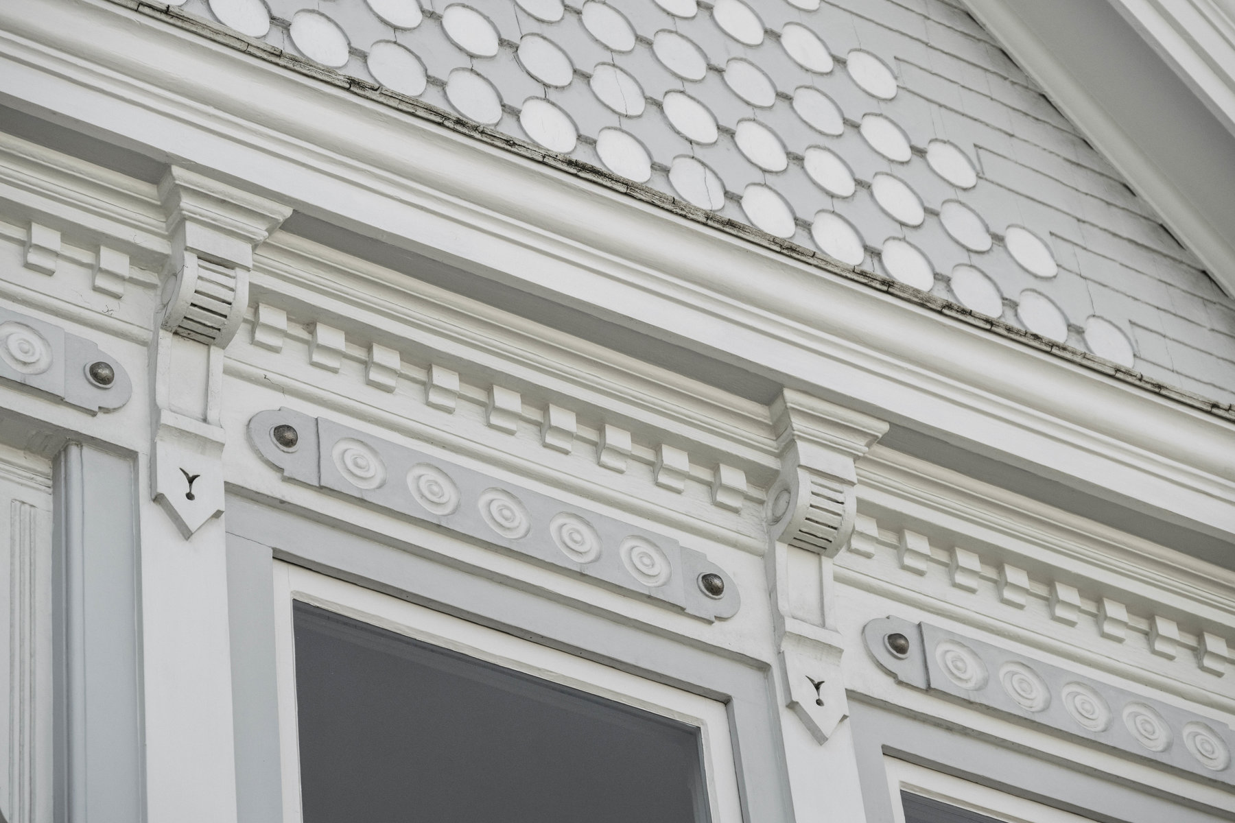 Detail of 1604 Castro st. front exterior