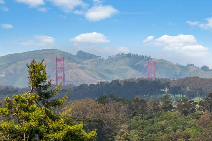 Property Thumbnail: A zoomed in photo of the view of the Golden Gate Bridge. 