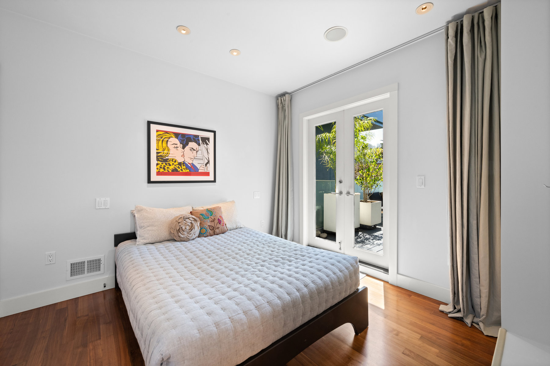 Property Photo: