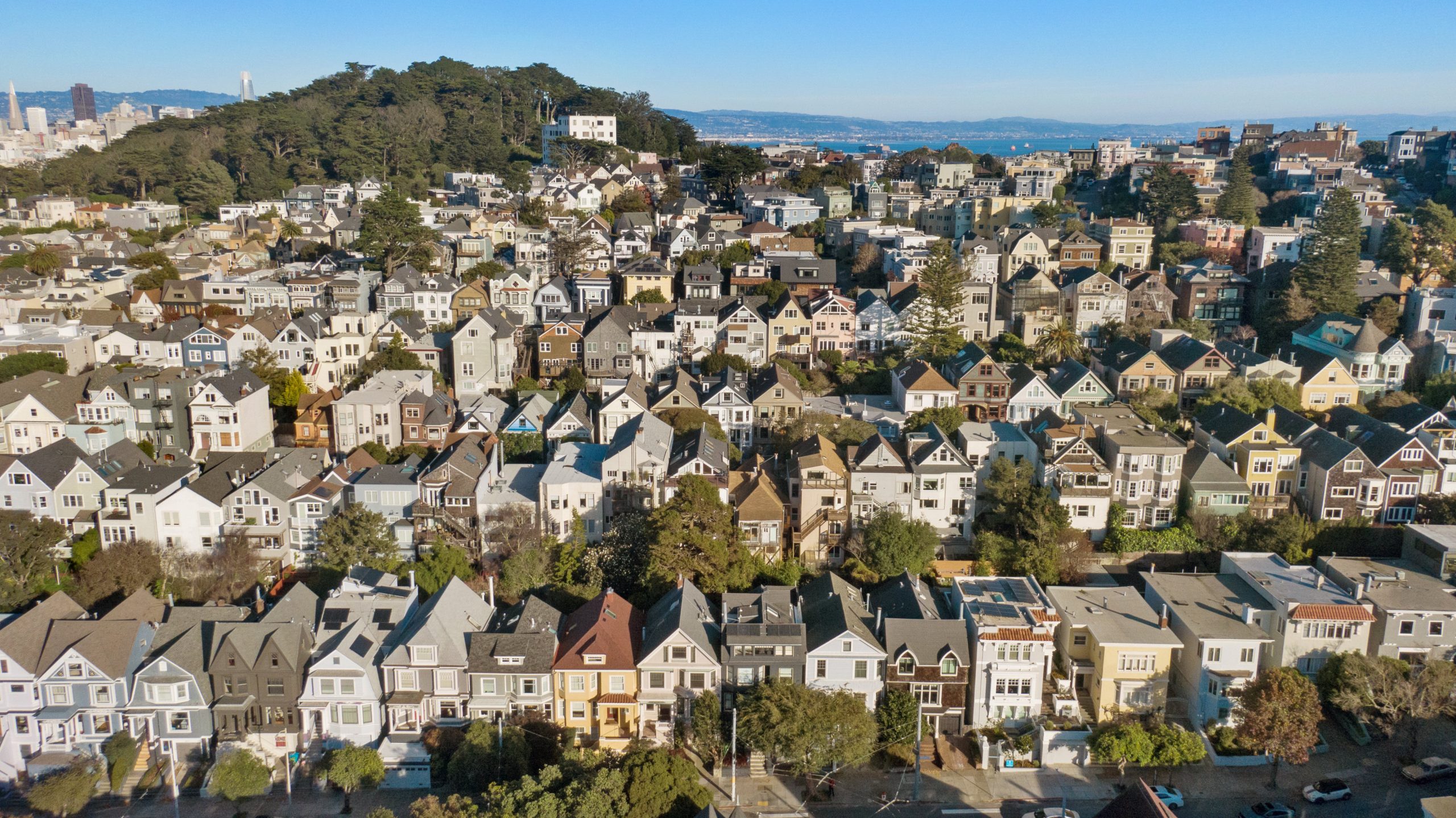 009003 Aerial view of the Victorian homes surrounding 856 Clayton