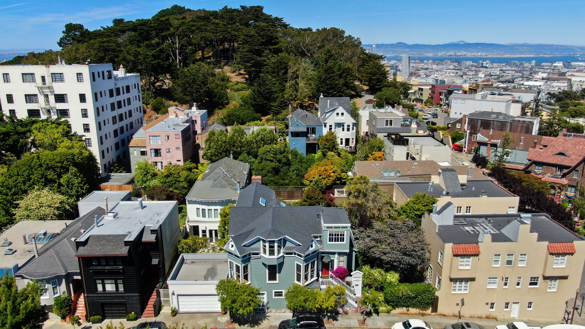 Aerial view of 1580 Masonic, and the close proximity to Buena Vista park