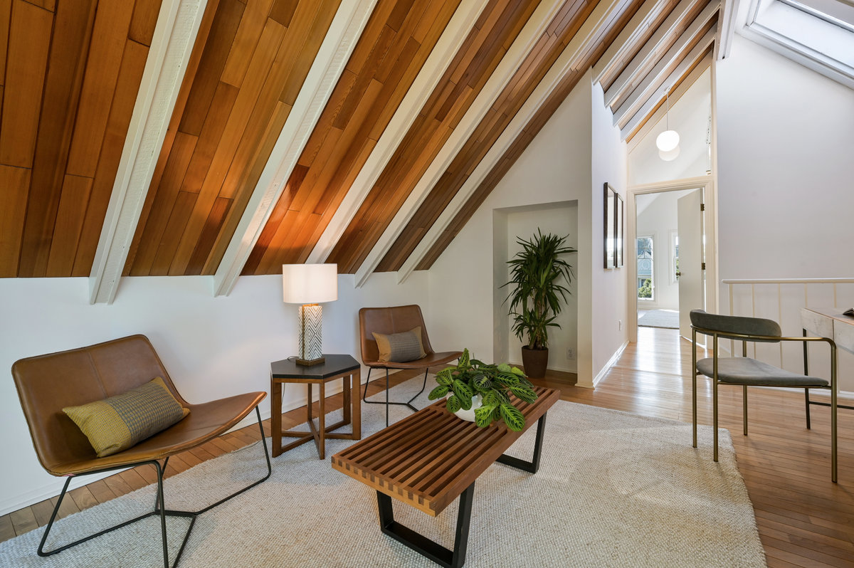 030050 Close-up of the top-floor living area and the beautiful wood ceiling
