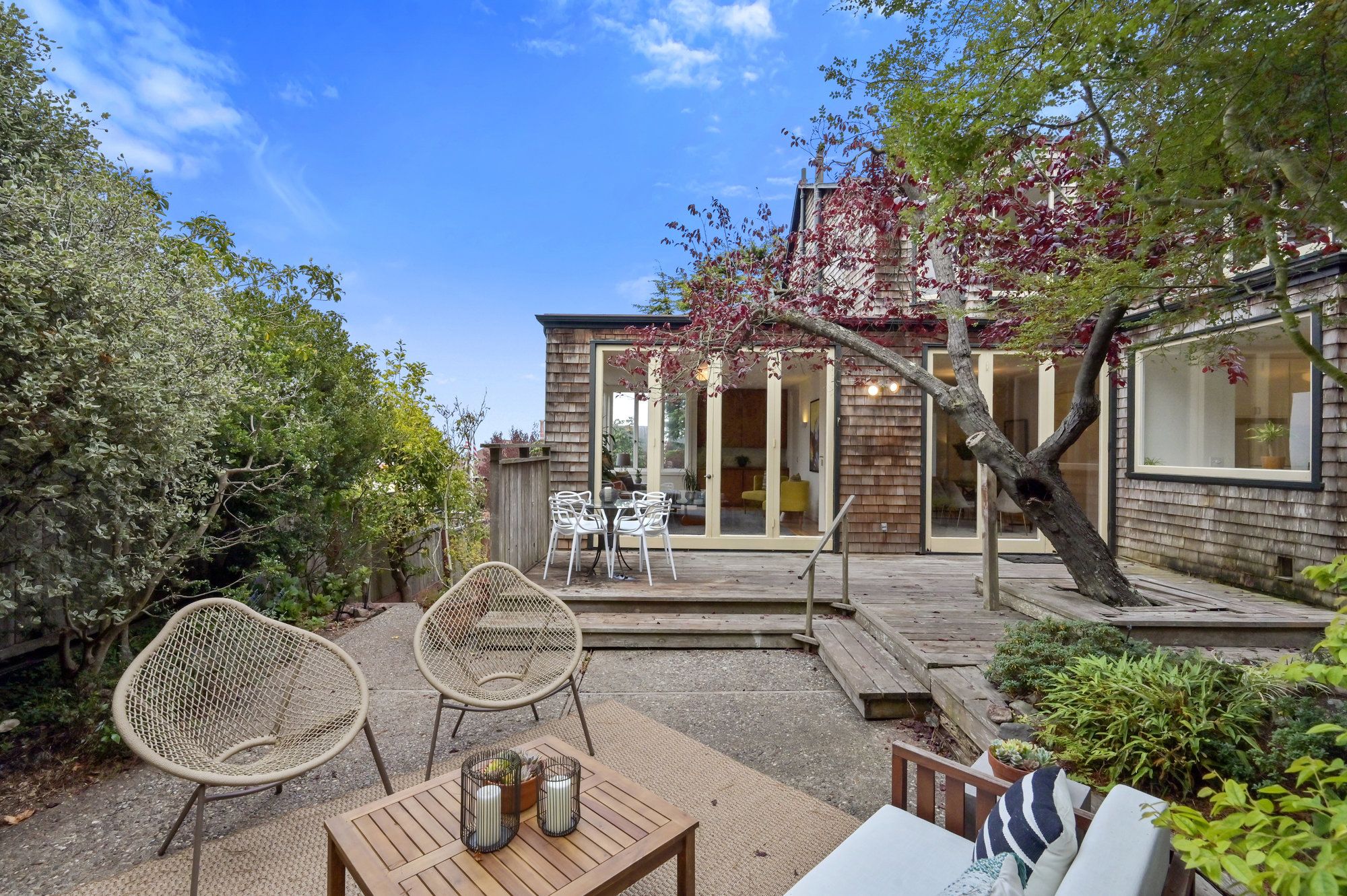 096106 Double wide-yard and mature garden at 183 Edgewood Avenue, sold by John DiDomenico San Francisco top agent