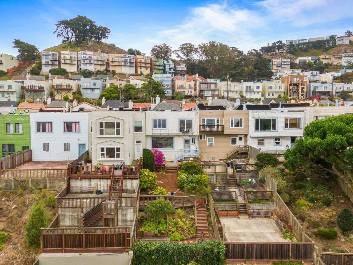 Aerial photo looking at the back exterior of 1743 17th Ave and surrounding homes.