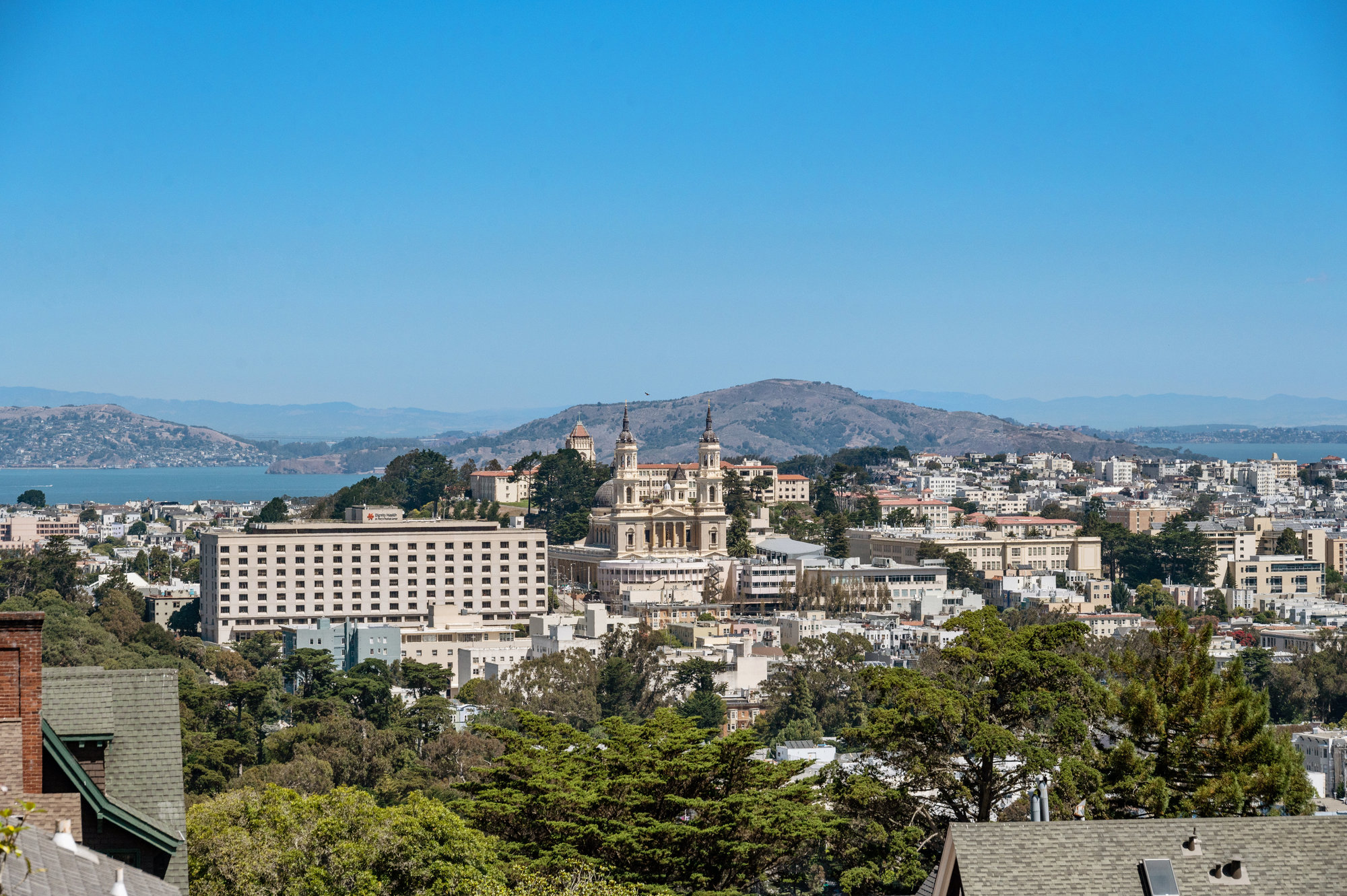 111pu018 Aerial view of San Francisco Bay as seen from 183 Edgewood Avenue in Cole Valley, sold by John DiDomenico