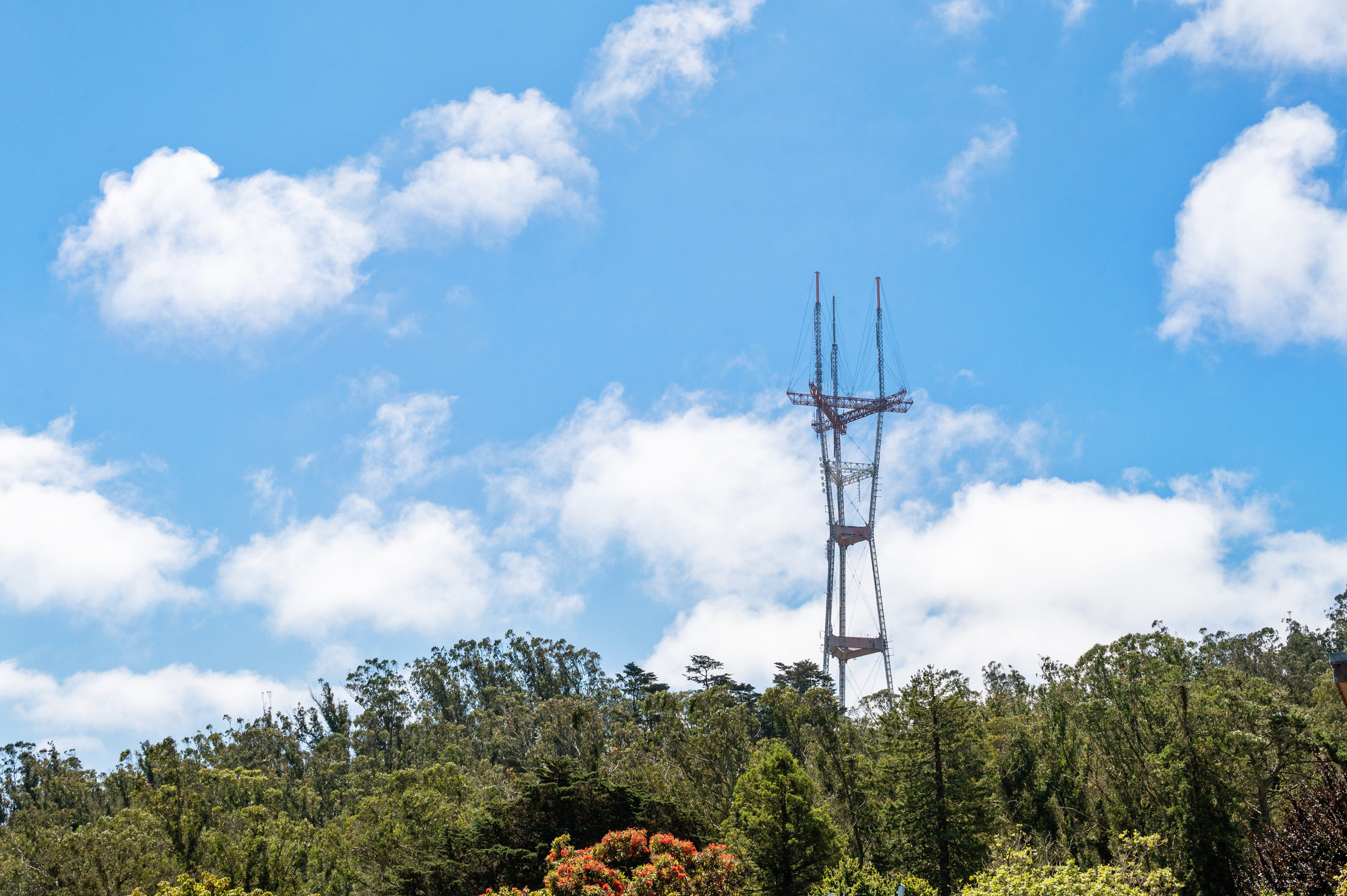 114pu021 View of Sutro Tower and a bright blue sky over 183 Edgewood Avenue