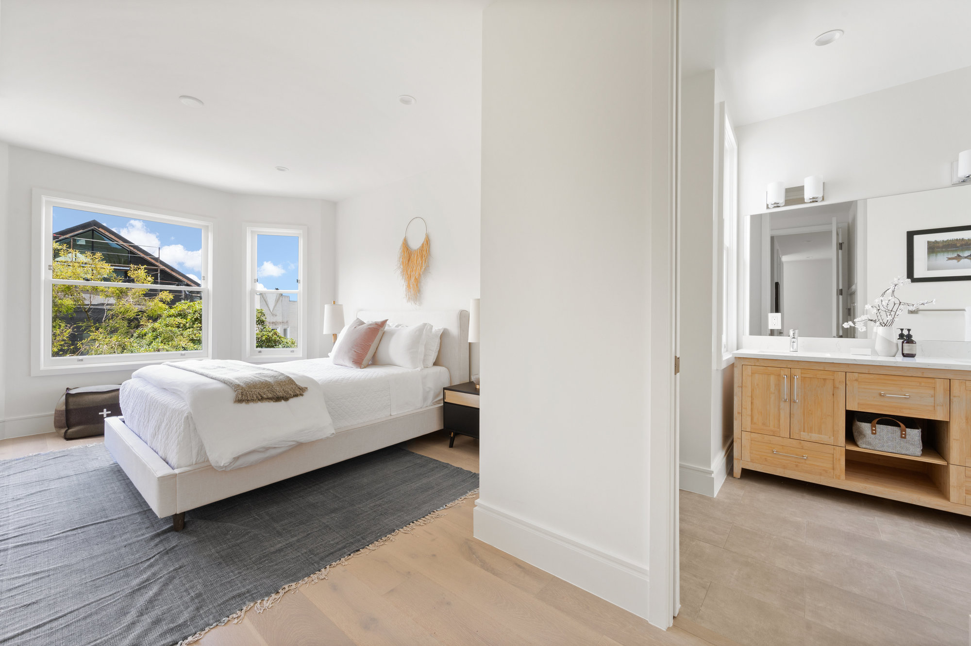 The 2nd guest bedroom has an on suite bathroom.