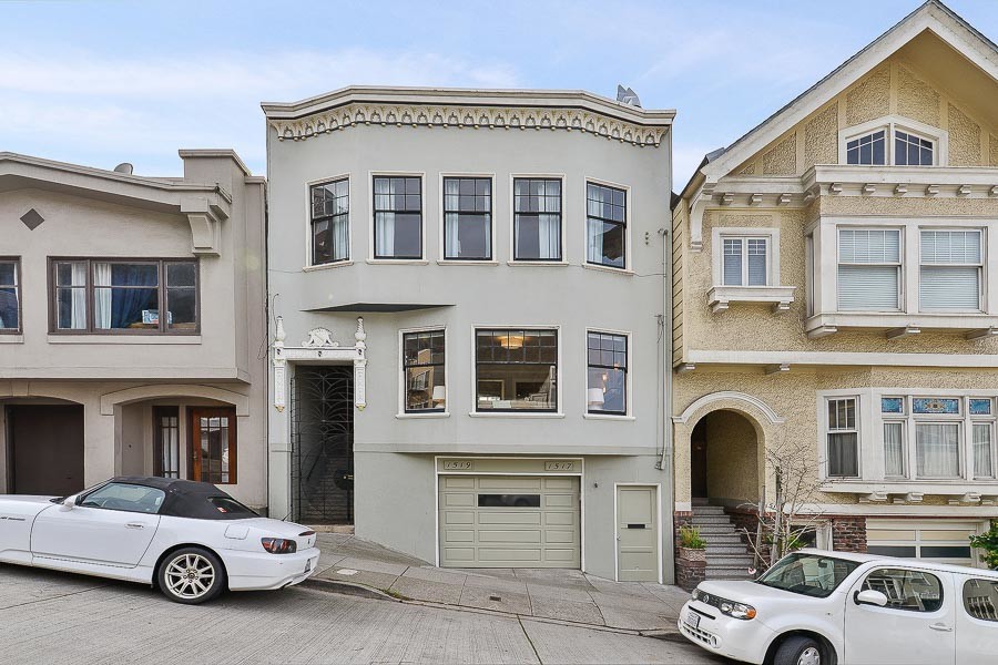 Front exterior view of 1517 6th Avenue