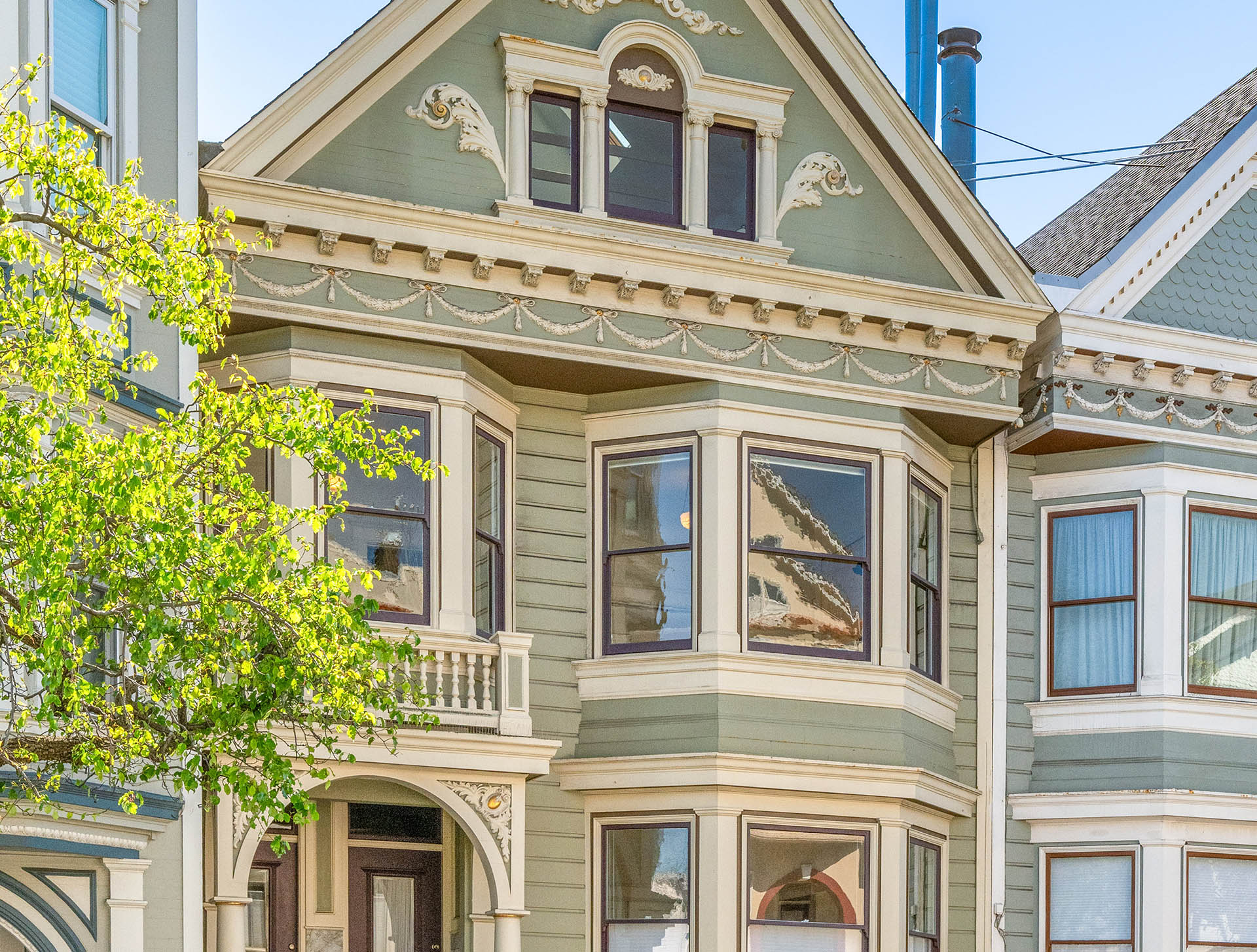 Front face. Beautiful victorian.