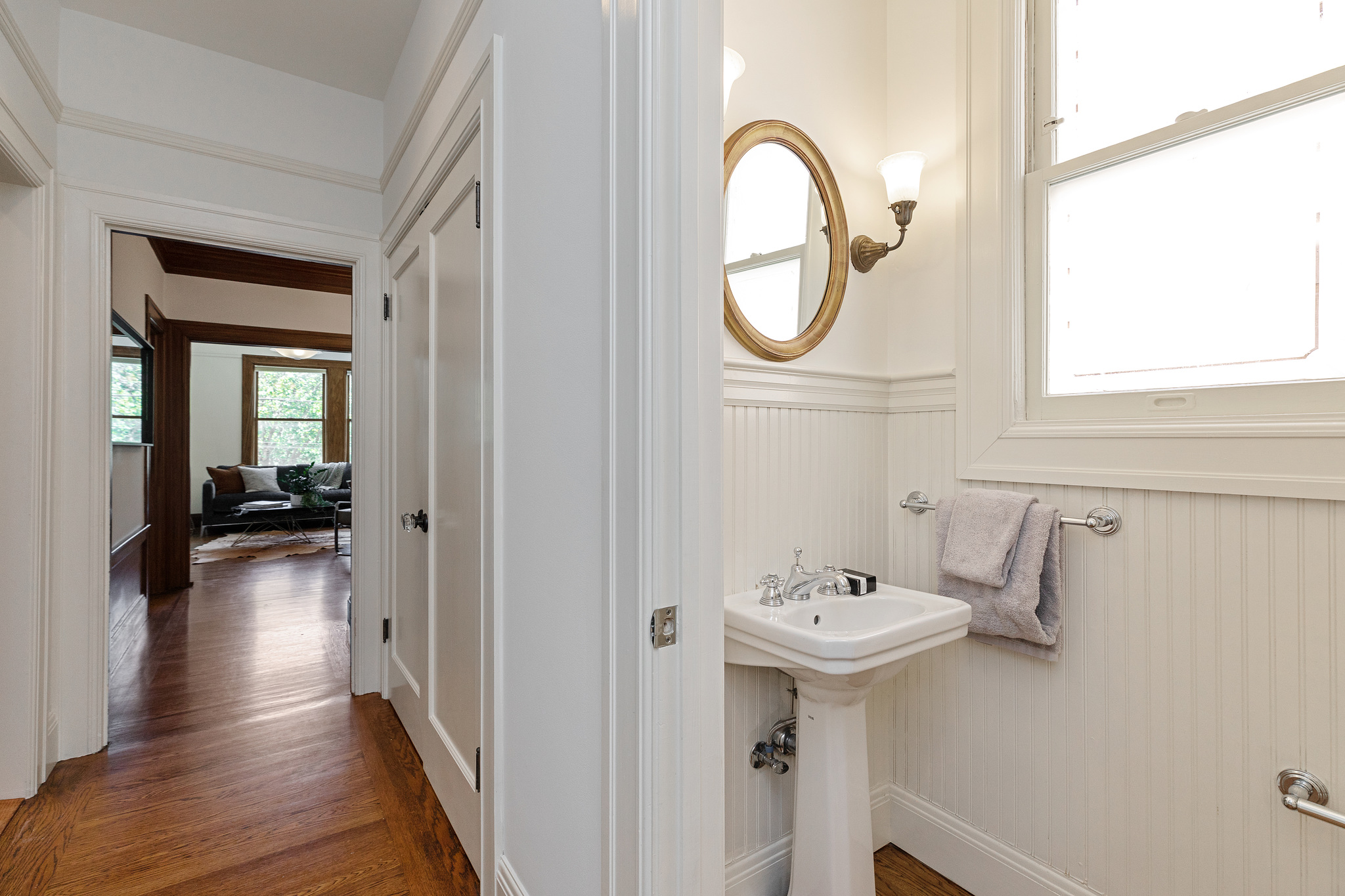 38-parnassus-avenue.47355.p2k.053.web Hall bathroom