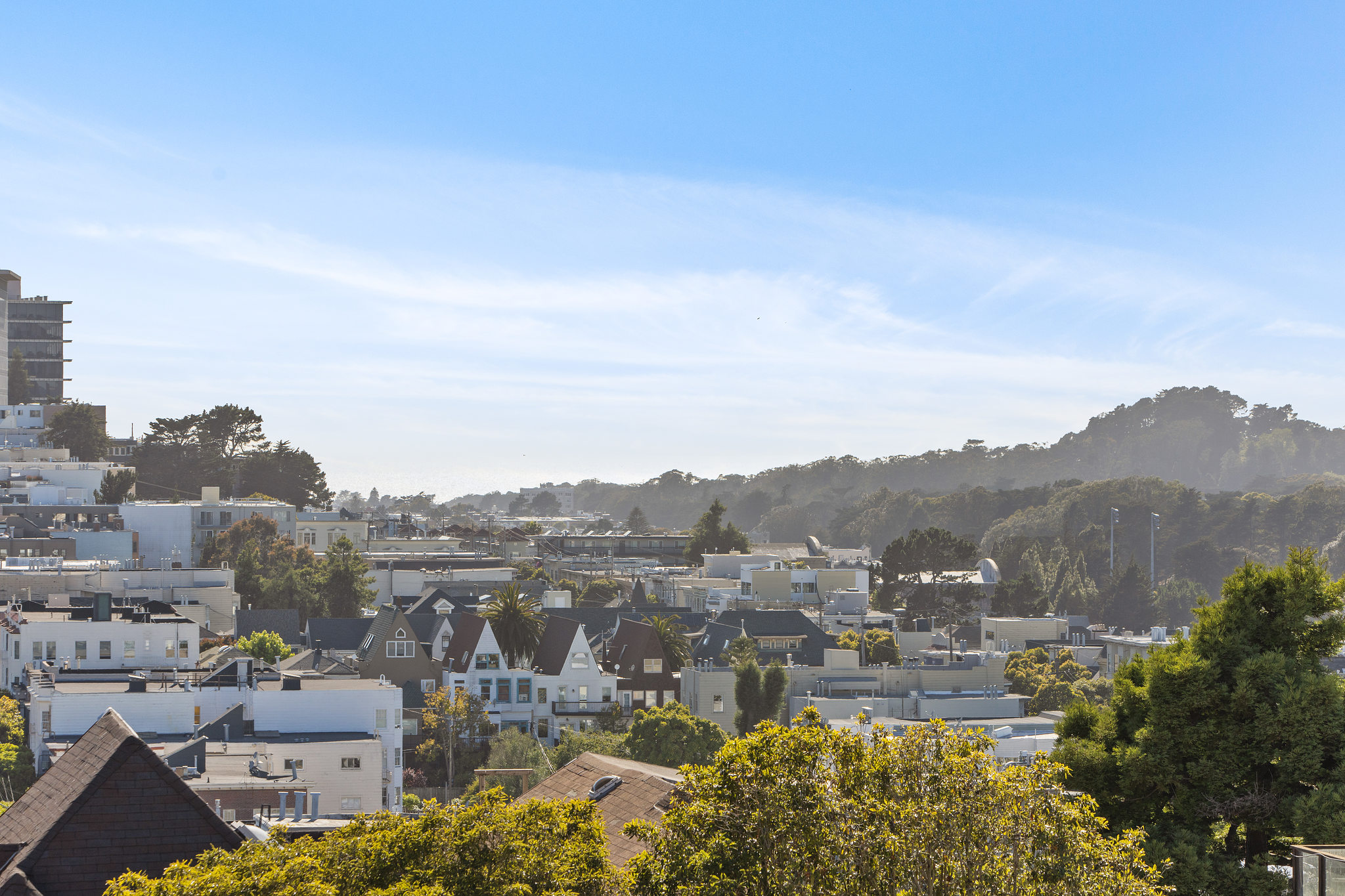 Aerial view of the neighborhood surrounding 929 Ashbury Street