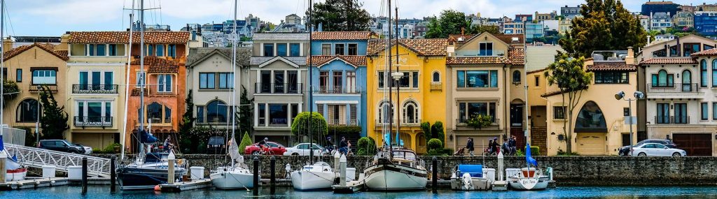 San Francisco Bay featuring boats and homes