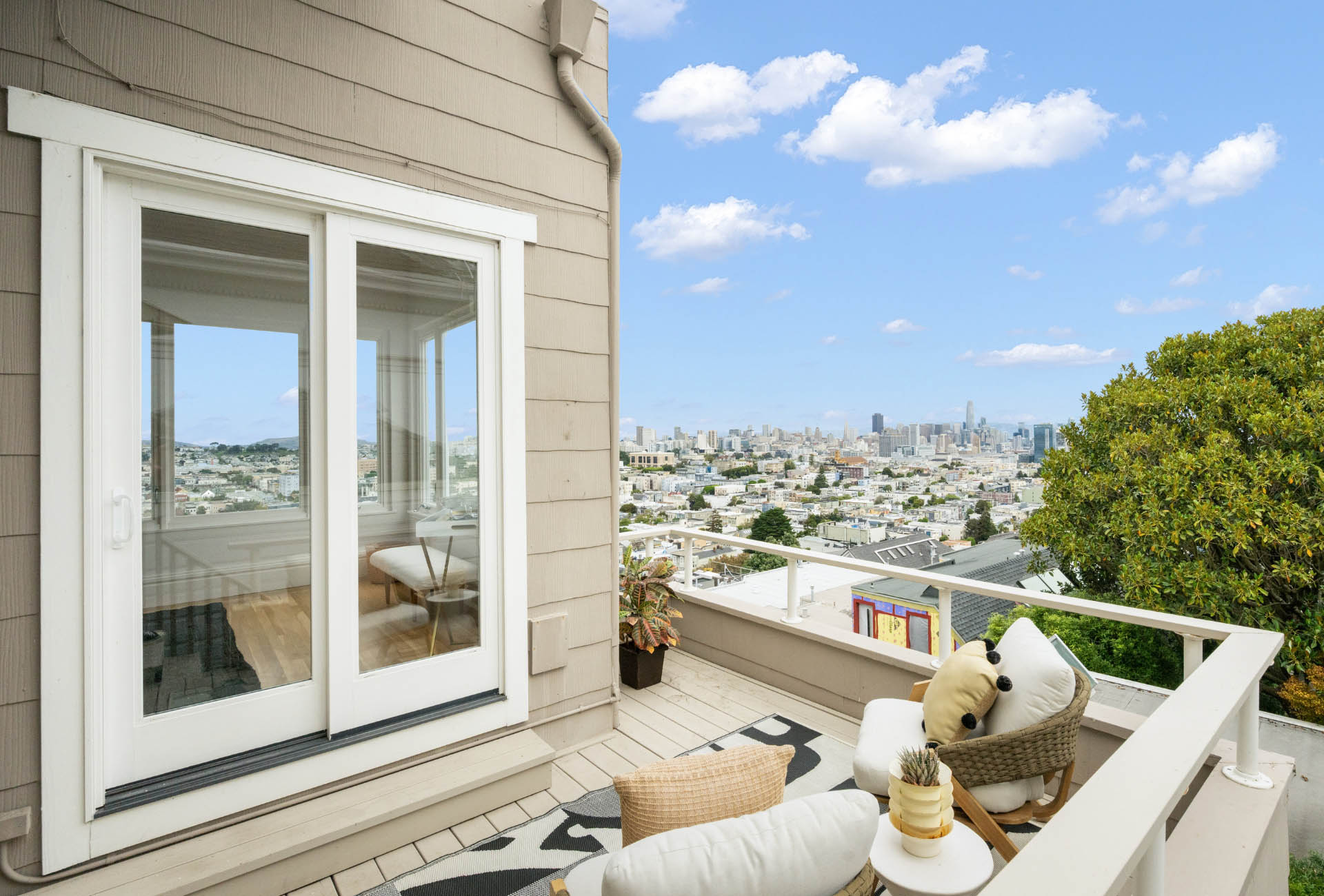 deck-view-of171-173-Buena-vista-ave-east Deck has stunning views of downtown San Francisco.
